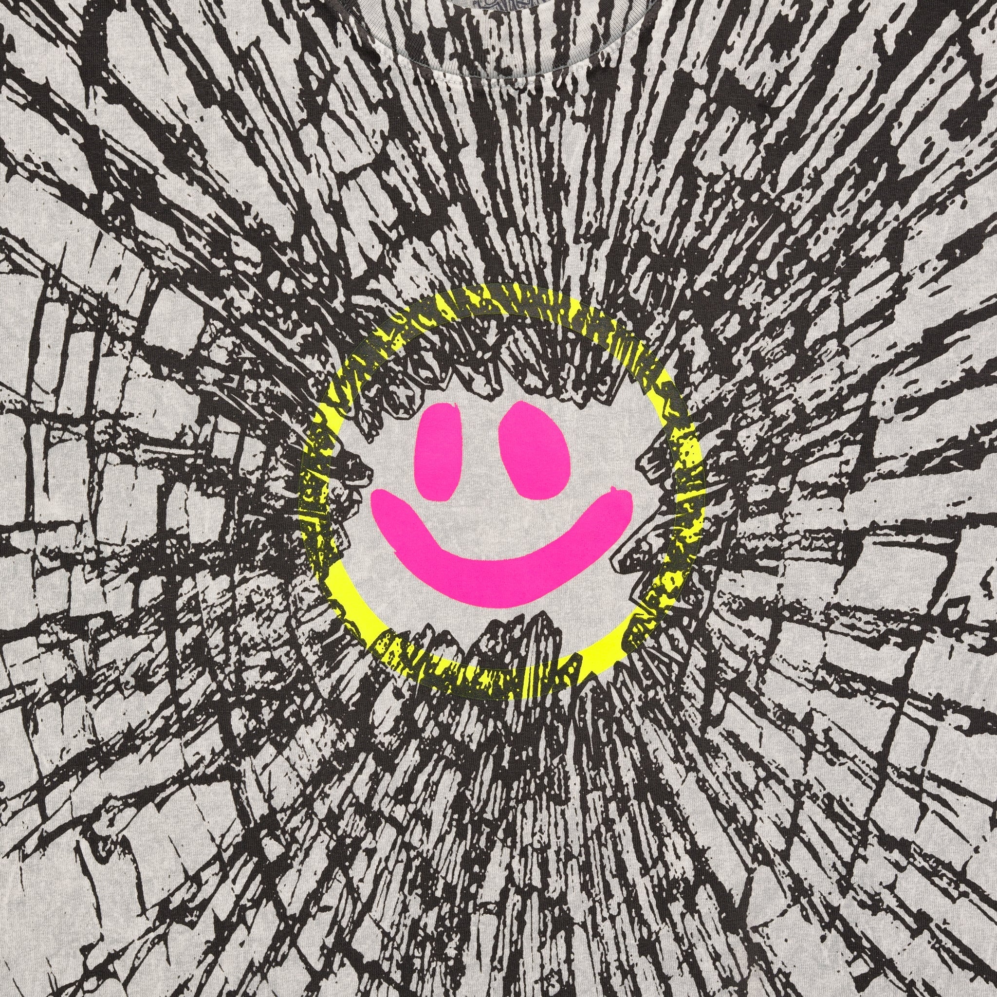 Cracked Smiley Tee [Limestone]
