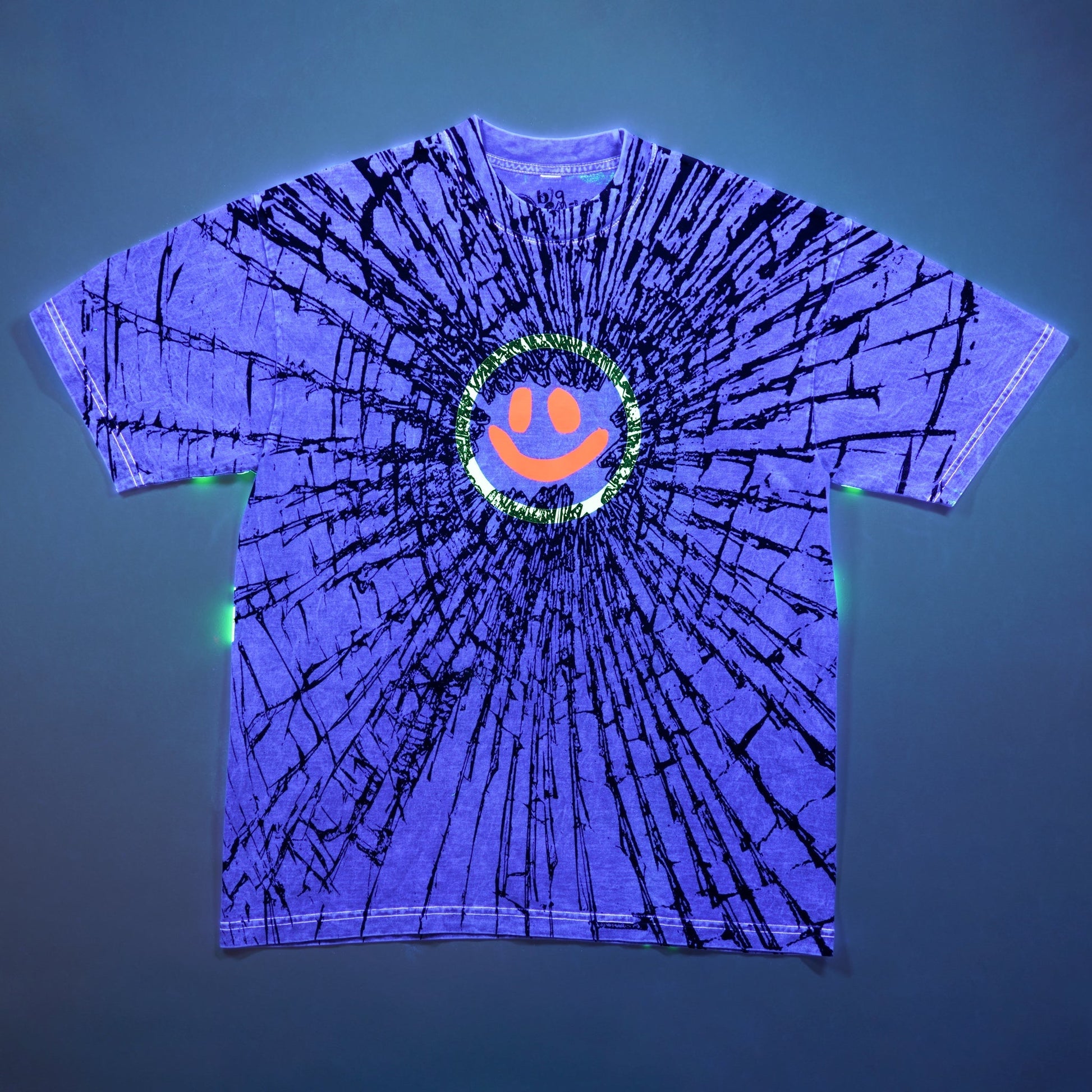 Cracked Smiley Tee [Limestone]