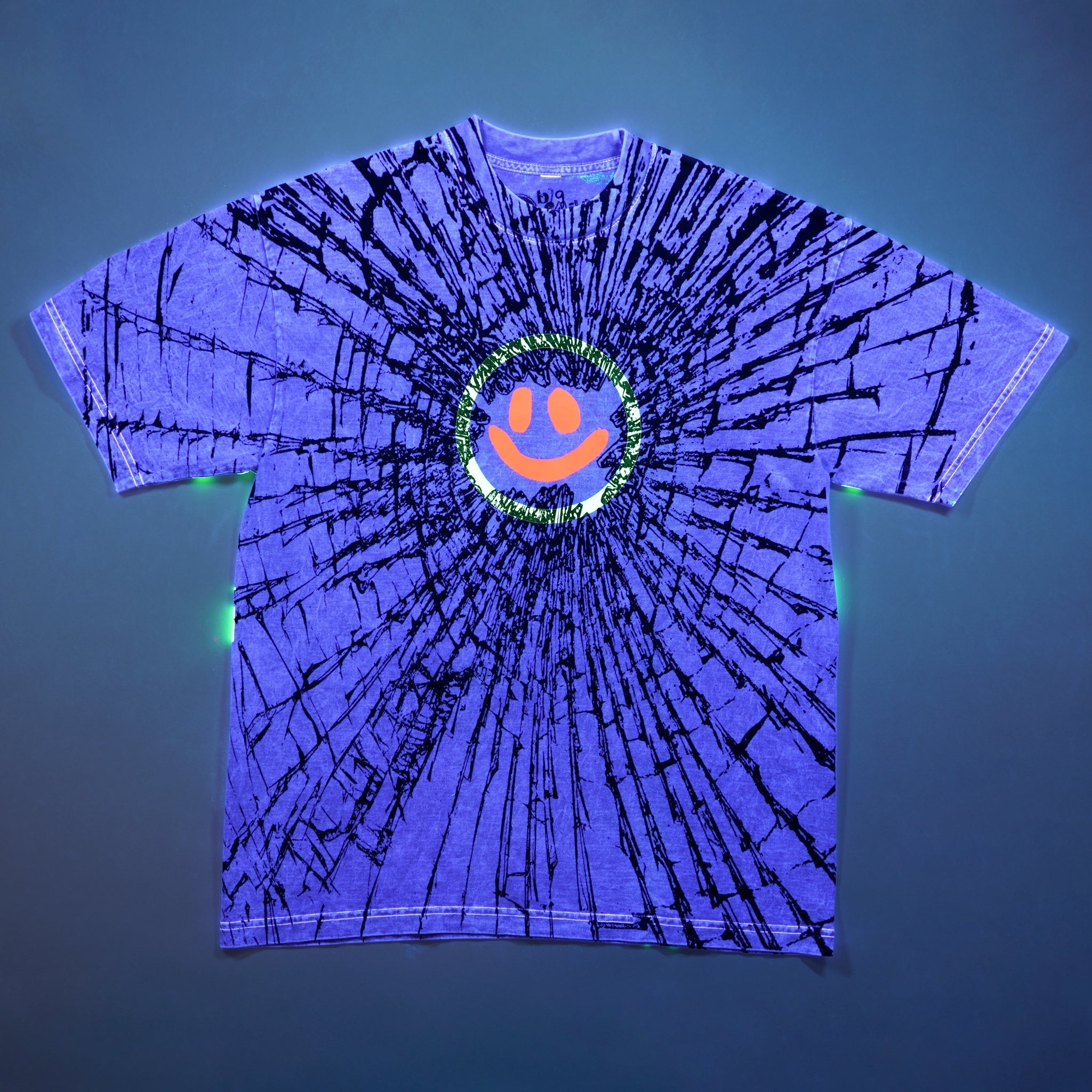 Cracked Smiley Tee [Limestone]
