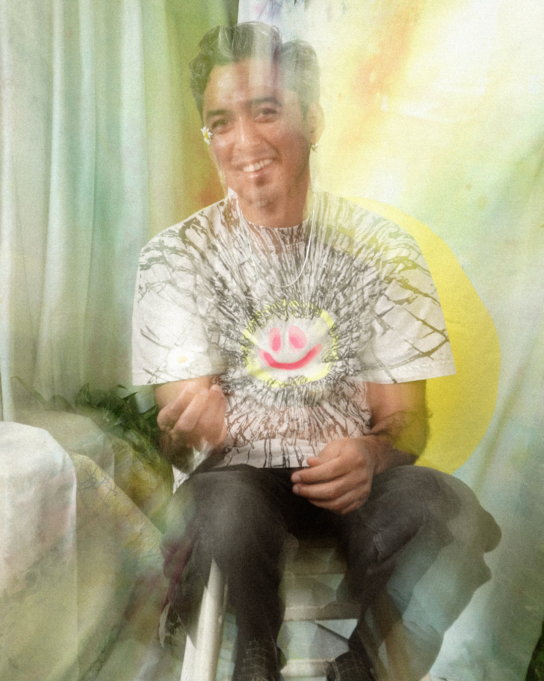 Cracked Smiley Tee [Limestone]