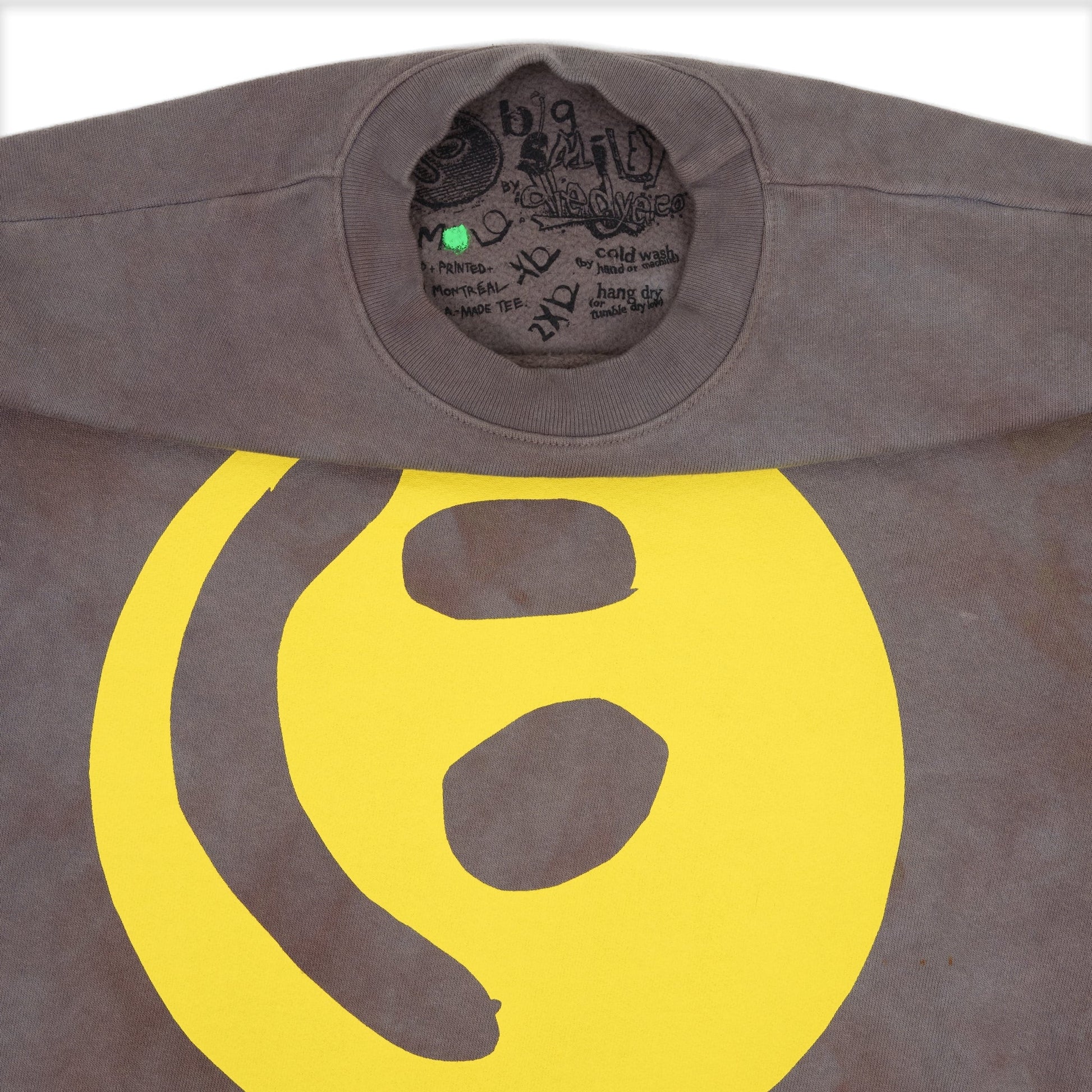 Big Smiley Crewneck Sweater [Mudstone]